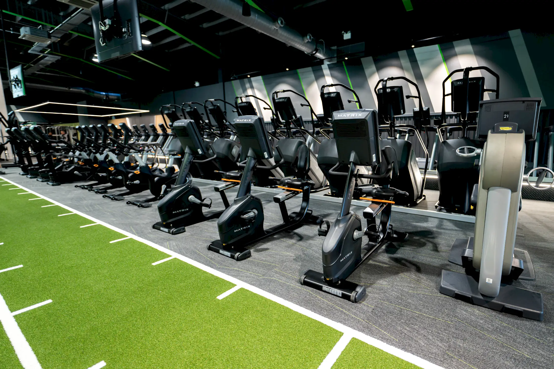 JD Gyms Wigan cardio equipment